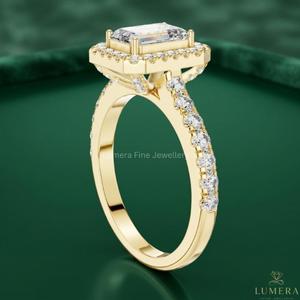 Anillo de Compromiso de Lujo en Oro Amarillo de 14K con Corte Esmeralda y Halo de Diamantes Blancos Cultivados en Laboratorio, Certificado IGI VVS1, Joyería Fina para Mujer - Product Image 3
