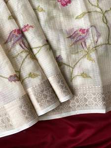 Saris en pure soie Kota pour femmes avec de magnifiques broderies sur le sari et des franges en viscose Banarasi sur le pallu - Product Image 2