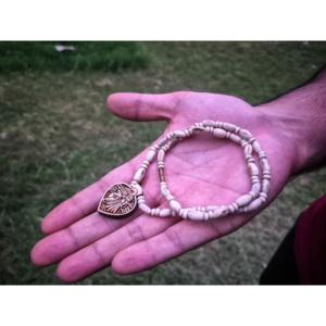 Collier Mala Kanthi en platine ethnique spirituel avec pendentif Radha Krishna, perles en forme de feuille faites à la main, unisexe pour le yoga et la méditation - Product Image 2