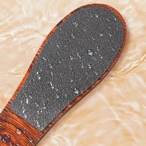 Râpe à pieds double face en bois, étanche avec trou de suspension, éliminateur de callosités, utilisation humide et sèche, facile à nettoyer - Product Image 4
