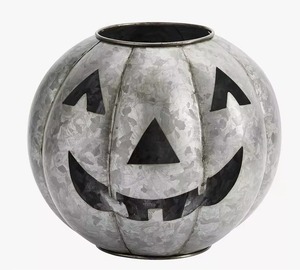 Luz Decorativa de Halloween con Forma de Calabaza Metálica, Tendencia en la Industria, para Uso en Interiores, Negra con Detalles Dorados - Product Image 6