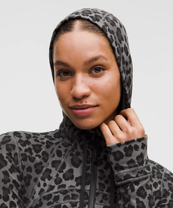 <b>Leopard</b> <b>Print</b> Zip-Up Hooded <b>Sweatshirt</b> Regular Sleeve Knitted Women Hoodies Bulk Clothing Custom Designs Premium Quality OEM - Product Image 6