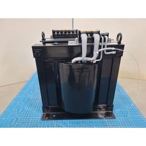 Tsuruta หม้อแปลง HT-5KR ไฟฟ้า HT-5KR หม้อแปลงไฟฟ้าอุตสาหกรรมที่ใช้เป็นชิ้นส่วนอุปกรณ์เซมิคอนดักเตอร์รุ่นเก่า - Product Image 3