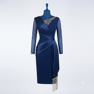 Robe fourreau mi-longue en satin bleu nuit drapée avec manches transparentes et franges de cristaux, respirante, élégante, pour soirée et tenue de cérémonie - Product Image 1