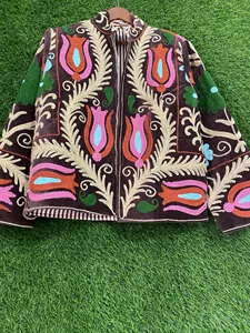 Veste en velours brodée Suzani artisanale de luxe pour femmes, marron, motif floral, style bohème, manches longues, veste d'automne pour femmes - Product Image 2