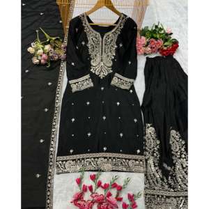 Magnifique ensemble haut-bas en satin pour soirée et dupatta de créateur - Product Image 2