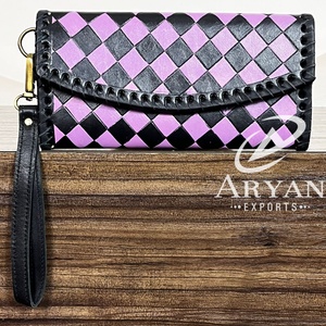 Cartera de mano de cuero a cuadros morada y negra de diseño occidental, estilo vaquera, con correa para la muñeca, monedero boutique de moda para mujer - Product Image 1