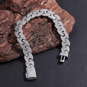 Cadena de Eslabones Cubanos de Moissanita VVS de 12 mm para Uso Casual y Formal, Plata de Ley 925 Personalizada, Suministro al por Mayor - Product Image 3