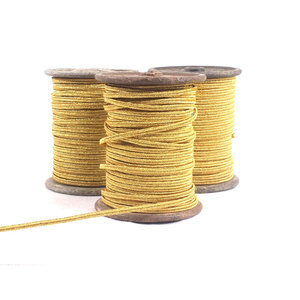 Accessoires vestimentaires : Tresses et dentelles en fil de broderie, fabriquées en usine - Product Image 1