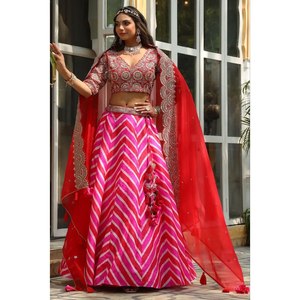 Lehenga Choli de soirée de créateur avec un magnifique dupatta, taille 2XL - Product Image 1