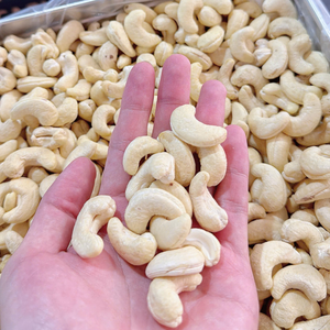 ถั่วเม็ดมะม่วงหิมพานต์แบบพรีเมียม ISO, HACCP Kaju badam santigo - Product Image 1