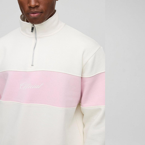 Eleva tu colección de ropa urbana de invierno: Sudadera con capucha de algodón blanco y rosa de primera calidad, de secado rápido, diseñada para un estilo fresco y contemporáneo. - Product Image 3