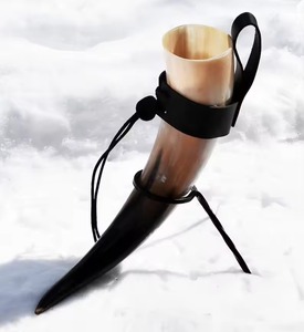 Corne à boire artisanale de qualité supérieure avec support en bois pour bière, hydromel, bière artisanale, vin ou whisky - Product Image 5