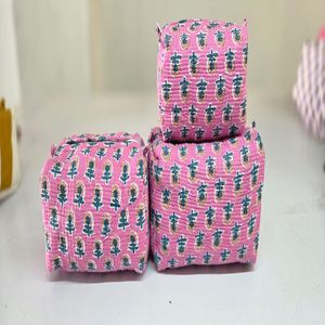 ชุดกระเป๋าเครื่องสำอางแบบมีเชือกผูก ผ้าฝ้ายลายควิลท์ สำหรับเดินทางและใช้ในชีวิตประจำวัน จำนวน 3 ใบ - Product Image 2