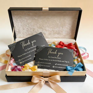 Cartes de remerciement haut de gamme personnalisées avec estampage à chaud noir et argent, pour promotion de marque et réseaux sociaux - Product Image 3