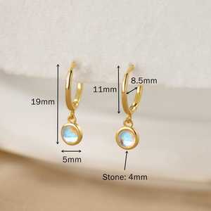 Pendientes de Aro Huggie de Plata de Ley 925 de Lujo Vintage con Piedra Lunar, Chapados en Oro de 14K, Colgantes para Piercings de Cartílago - Product Image 4