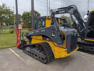 รถตักดินขนาดเล็ก John Deere 333G รุ่นมืออาชีพ พร้อมหัวบดไม้สำหรับงานป่าไม้ ขายพร้อมอุปกรณ์เสริมที่ทนทาน เหมาะสำหรับงานก่อสร้าง - Product Image 3