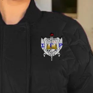 เสื้อแจ็คเก็ต Sigma Gamma Rho แบบสั้น ทรงครอป ปักลายดาว บุนวมอุ่น สำหรับผู้หญิง เสื้อโค้ทฤดูหนาวแบบสั้น เสื้อคลุมบุผ้านวม แฟชั่นสั่งทำพิเศษ OEM - Product Image 3