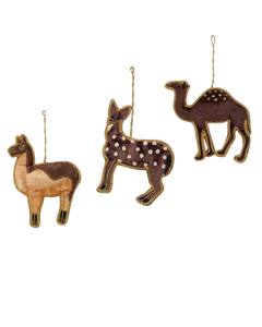 Ensemble de décorations murales et suspendues Zari faites à la main sur le thème des animaux du désert – Chameau, cerf et lama brodés - Product Image 1