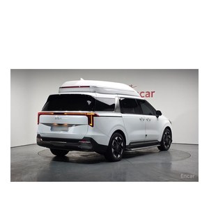 Kia Carnival 9 places essence Hi-Lux Van 2024, 32 356 km, boîte automatique, sièges en cuir, caméra de recul, pour conducteurs gauchers - Product Image 2