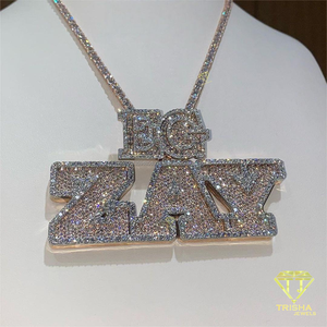 จี้ตัวอักษรสั่งทำแบบ Iced Out เงินแท้ 925 ประดับเพชรโมอิสซาไนต์ สร้อยคอแบบ Statement - Product Image 1