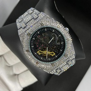 Reloj de Lujo con Caja Cuadrada de Acero Inoxidable y Aleación de Cuarzo, Esfera Analógica, Cristal de Zafiro, Bisel con Diamantes, Resistencia al Agua de 10 Bares, Automático - Product Image 3