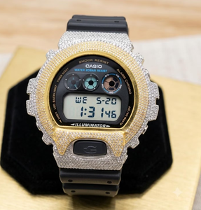 Reloj Analógico de Lujo Vintage de Acero Inoxidable Bicolor con Bisel de Diamantes Moissanite en Oro y Plata, Estilo Hip Hop - Product Image 1