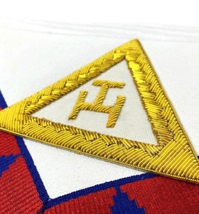 Joyería de Pecho y Delantal de la Orden del Arco Real Inglés - Acero Inoxidable Chapado en Oro con Encaje Bordado y Diseño Cuadrado Personalizado - Product Image 4