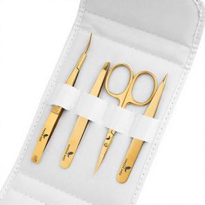 Ensemble professionnel de pinces à épiler et ciseaux de précision en acier inoxydable, 4 pièces, finition dorée de luxe, étui en similicuir - Product Image 1