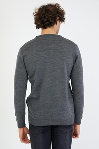 เสื้อสเวตเตอร์ไหมพรมผู้ชายแบบสวมหัว สีดำ สไตล์ลำลอง พิมพ์ลายมหัศจรรย์  ขายดี พร้อมบริการ OEM - Product Image 5