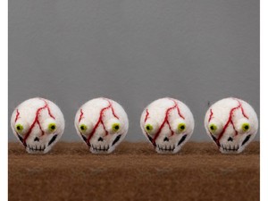 En gros, Crâne en feutre et fil fantôme avec nerfs, Ornement suspendu d'Halloween effrayant pour adulte, Ensemble cadeau - Product Image 4
