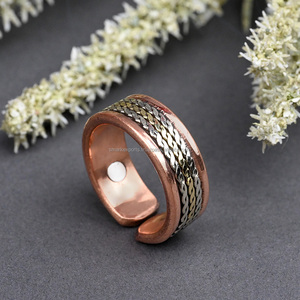 Anillo Magnético Ajustable de Cobre Pulido para el Alivio del Dolor Muscular y Articular, Beneficios Terapéuticos Naturales, Ligero, Unisex, Salud - Product Image 5