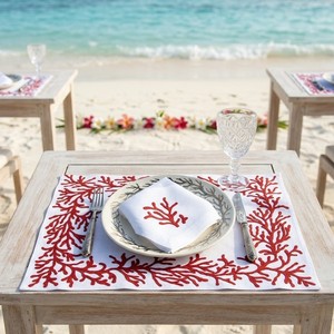 Ensemble de sets de table et de serviettes brodés Corail Côtier, de luxe, lavables, pour une décoration marine élégante, idéal pour hôtels, mariages et réceptions - Product Image 3