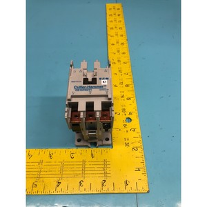Contactor Cutler-Hammer CE15FN3Y1, Eaton, 3PH - Equipo y Piezas de Semiconductores de Confianza de la Marca Global Legacy - Product Image 1