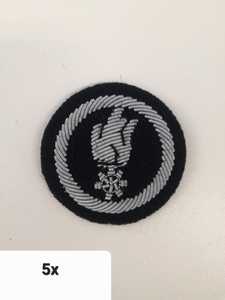 Patch brodé thermocollant en forme d'étoile avec feutre non tissé noir en PU et fil argenté pour vêtements - Product Image 1