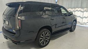 Como Nuevo, Ka-di-llac Es-ka-lade Sport 4WD 2023 - Product Image 2