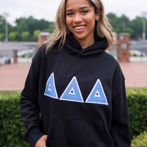 Sweat-shirts personnalisés avec lettres grecques pour la sororité Sigma |   Vêtements en coton doux imprimé et brodé Gamma Tackle Twill pour les étudiantes - Product Image 2