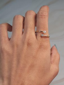 Anillo de Diamantes Cultivados en Laboratorio de 0.20 CT con 2 Piedras en Oro de 18K |   Anillo Toi Et Moi Chapado en Oro con Certificación IGI |   Elegante Joyería para Aniversario de Bodas - Product Image 3