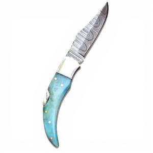 มีดพับเหล็กดามัสกัสทำมือ ด้ามไม้ปักก้า ใบมีดทรงดรอปพอยต์ พร้อมคลิปหนีบหลังและปลอกหนัง-OEM/ODM - Product Image 1