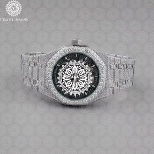 Montre de luxe en moissanite diamantée la plus vendue avec mouvement à quartz de précision, montre-bracelet tendance en acier inoxydable disponible à la vente - Product Image 4