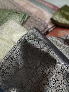 Tela brocada jacquard Banarasi - diseño floral con hilo zari - Product Image 2