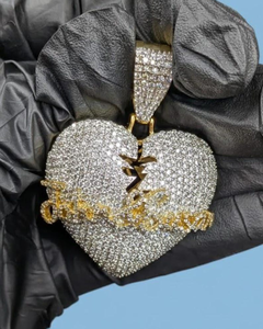 Colgante de Hip Hop con Forma de Corazón, Chapado en Plata 925, Personalizado con Moissanita VVS, Colgante Bicolor, Joyería de Moda para Raperos, Ideal para Regalos - Product Image 1