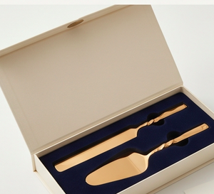 Juego de 2 espátulas y servidores para decoración de pasteles de acero inoxidable dorado con mangos retorcidos para uso doméstico y en fiestas - Product Image 6