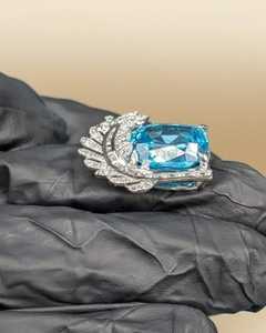 Colgante de Lujo de Plata 925 con Moissanita, Diseño de Ala, Corte Ovalado, Piedra Azul Engastada en Bisel, Joyería para Uso Diario de Mujer - Product Image 4