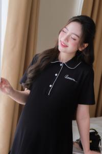 Robe de maternité V708 anti-rétrécissement, absorbante, en coton doux, excellente absorption, tenue décontractée avec broderie nœud, excellent choix pour l'été - Product Image 3
