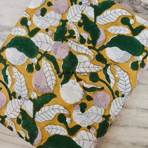 Tela de Algodón Cambray Estampada a Bloques 60x60, Tela de Algodón con Estampado Tradicional Jaipuri - Product Image 2