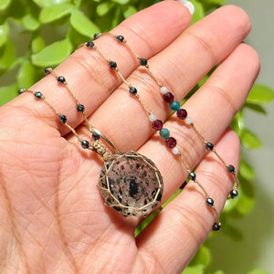 Collier en macramé fait main avec pendentif en pierre naturelle Jasper, perles noires, bijoux bohèmes faits à la main - Product Image 2