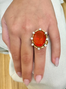 Bague de cocktail plaquée or 18 carats pour femme avec zircone cubique rouge ovale et accents de diamants, bijoux de fête glamour - Product Image 5