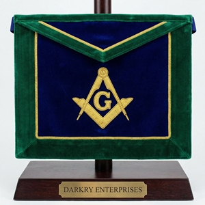 Delantal Masónico Hecho a Mano Personalizado, Terciopelo Azul Oscuro con Borde Verde, Bordado con Hilo Dorado, Compás Cuadrado G - Product Image 1