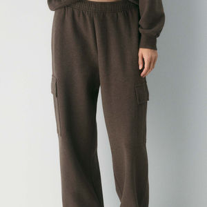 ชุดวอร์มผู้ชายสีน้ำตาล ผ้าคอตตอนหนา ชุดวอร์มผู้ชาย เสื้อฮู้ดดี้โอเวอร์ไซส์ กางเกงคาร์โก้ขายาว ชุดเซ็ตพร้อมปักโลโก้ สตรีทแวร์ - Product Image 5